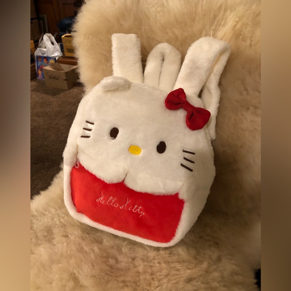 HELLO KITTY ❤️ White Furry Backpack -nwot
